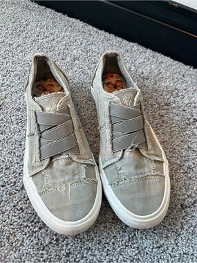 Casual blowfish Slip-On Sneakers in Light Gray
